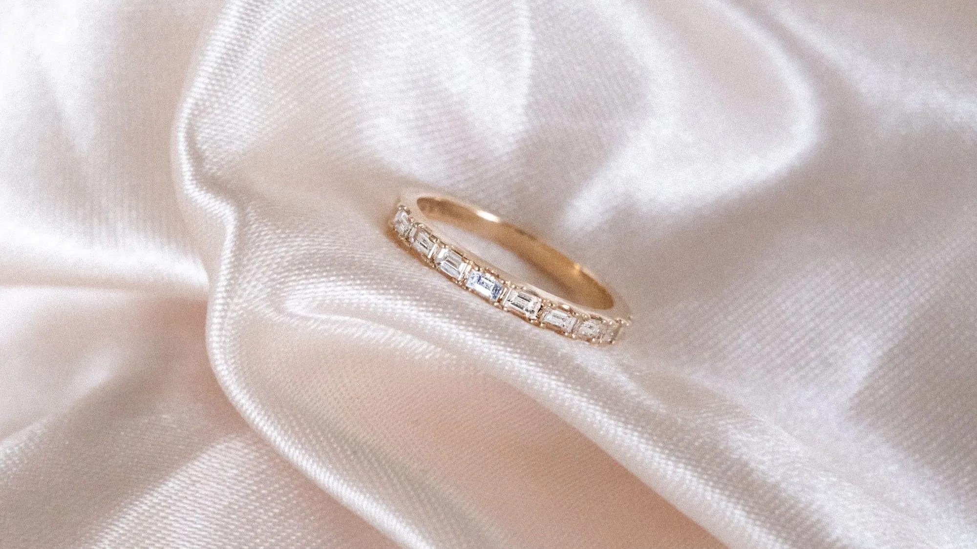 14K H-I/SI Lab Grown Baguette Diamond Band