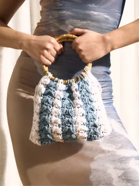 IOS - Sac petit modèle anse en bambou et macramé Blanc et Bleu